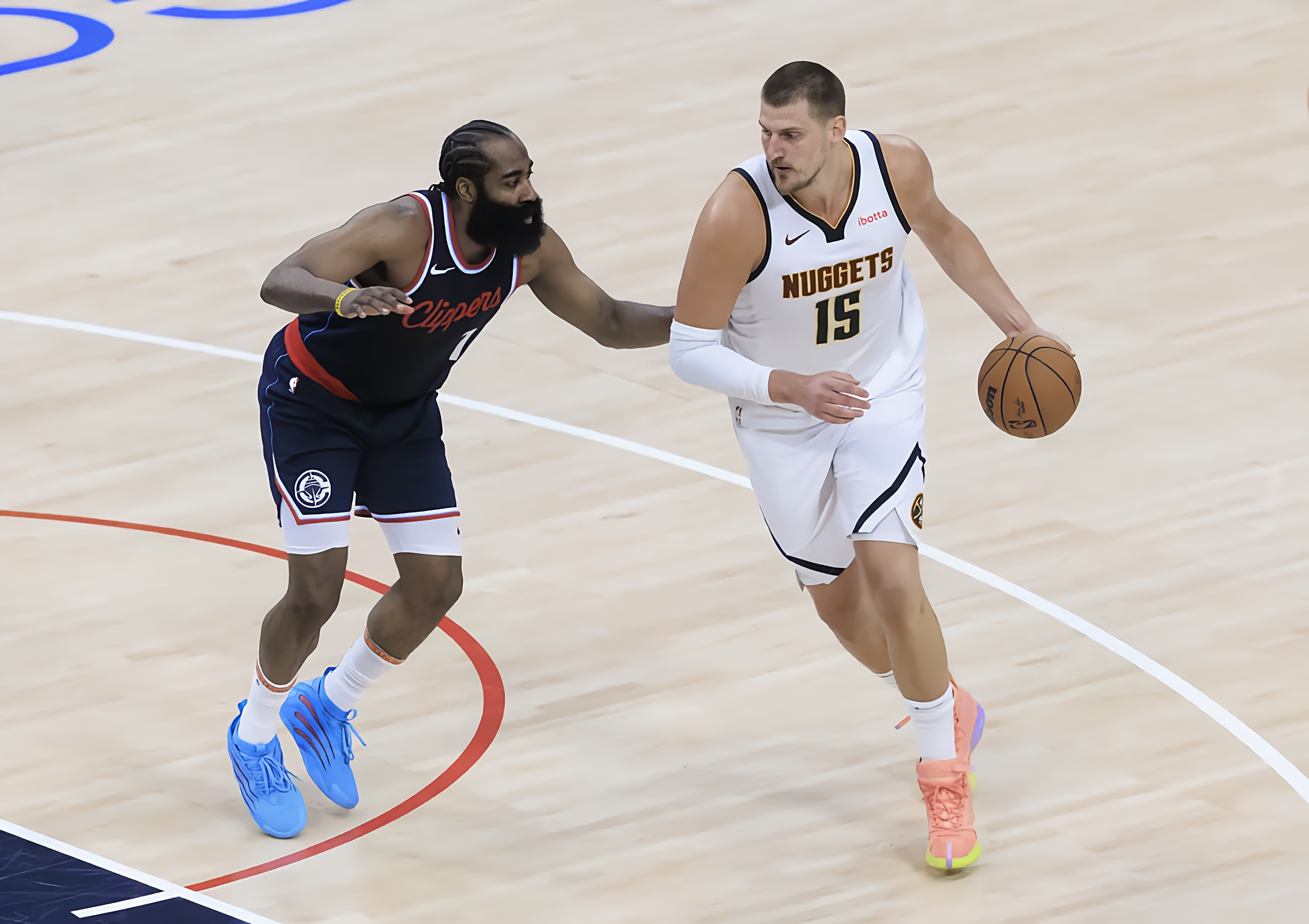 国际比赛日瓦伦西亚备战NBA季后赛，内部沟通细节曝光，引发热议，数据趋势出现新变化的简单介绍